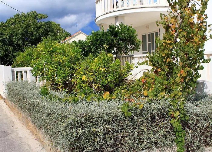 With Parking Space - 4433 דירה